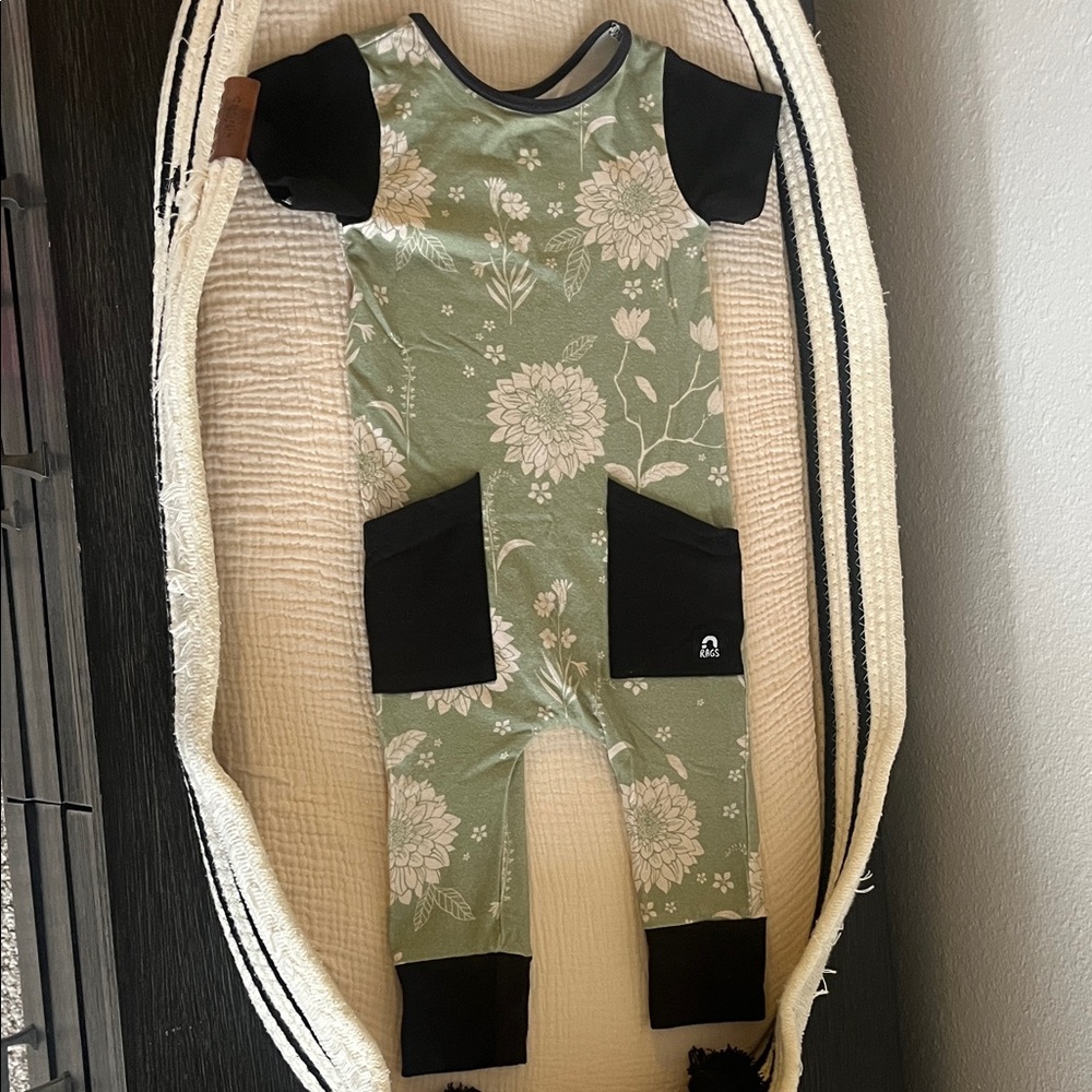 Rags to Raches 6-12m Floral Romper